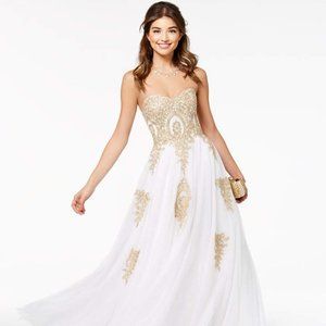 2018 Macy's "Say Yes to the Prom" Junior Gown